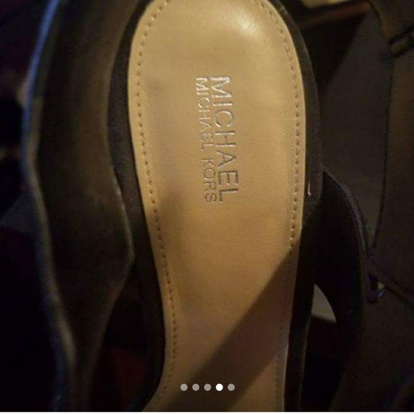 Michael Kors 7.5 shoes - Picture 2 of 4